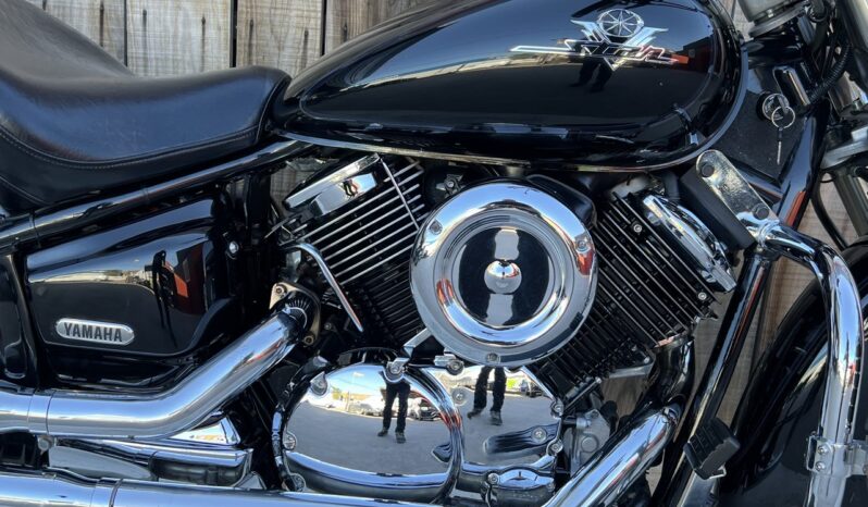 YAMAHA XVS1100 DRAG STAR CLASSIC lleno