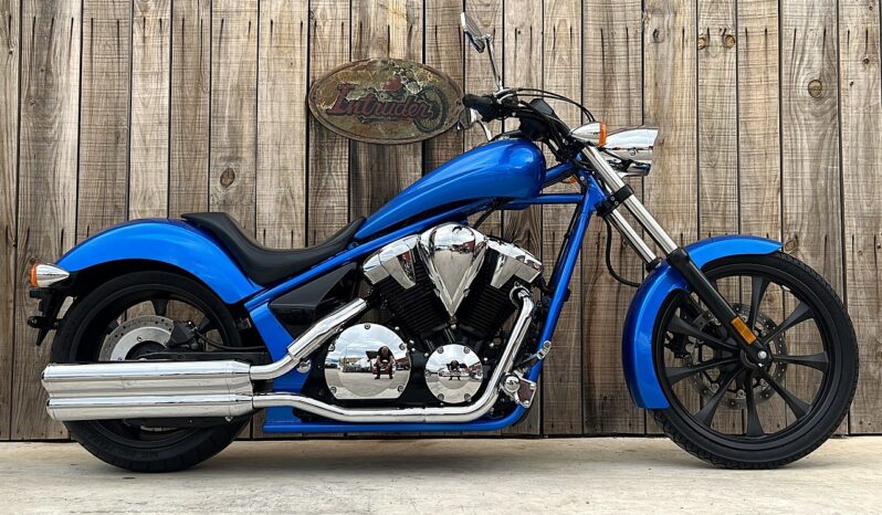 HONDA VT1300CX FURY lleno