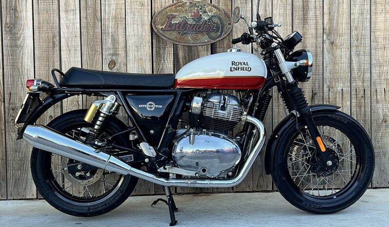 ROYAL ENFIELD INTERCEPTOR 650 lleno