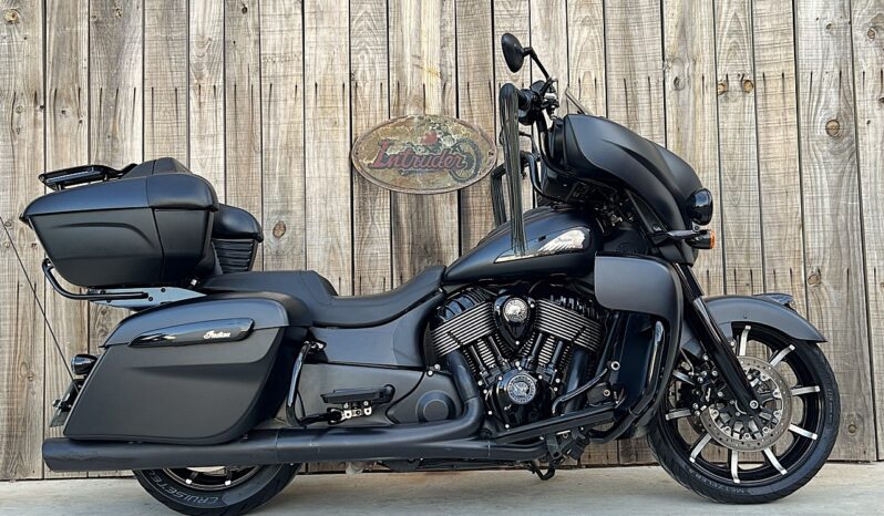 INDIAN ROADMASTER DARK HORSE lleno
