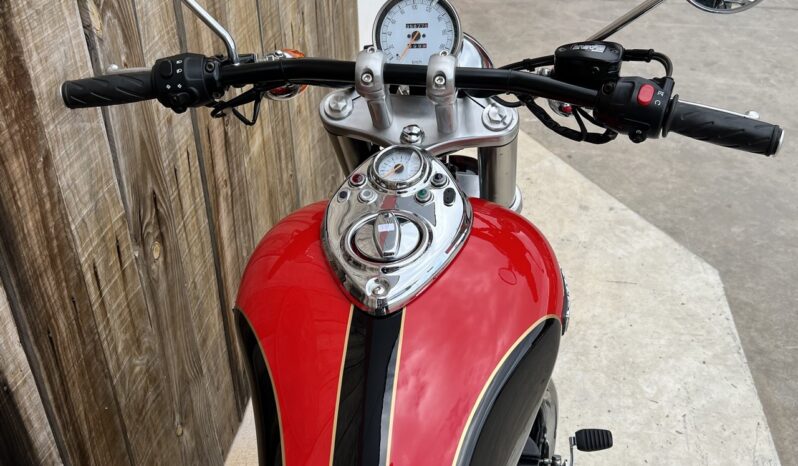 TRIUMPH SPEEDMASTER 800 CARB lleno