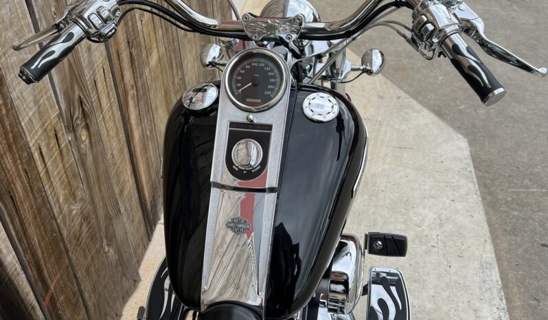 HARLEY DAVIDSON SOFTAIL NIGHT TRAIN lleno