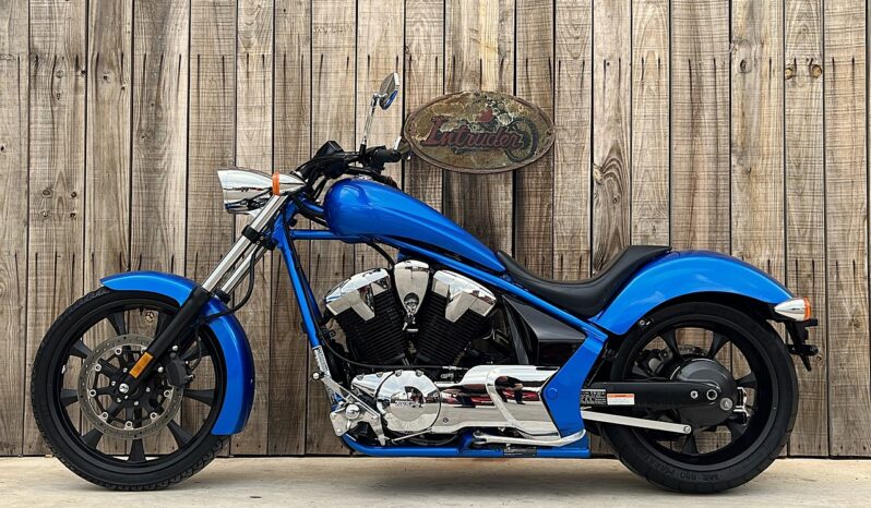 HONDA VT1300CX FURY lleno
