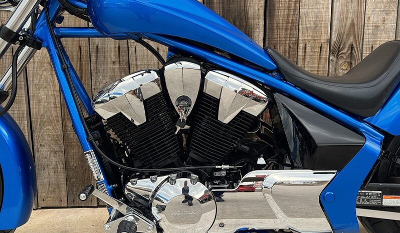 HONDA VT1300CX FURY lleno