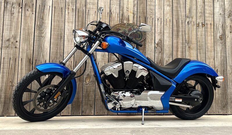 HONDA VT1300CX FURY lleno