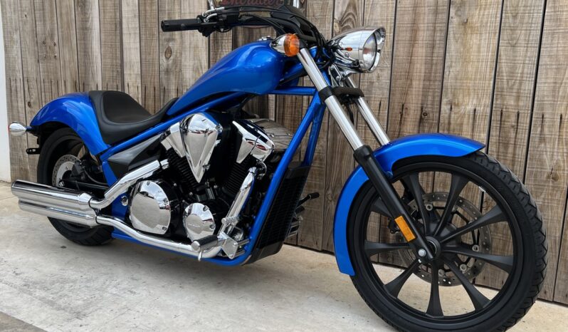 HONDA VT1300CX FURY lleno