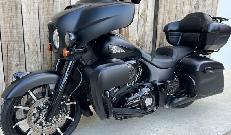 INDIAN ROADMASTER DARK HORSE lleno