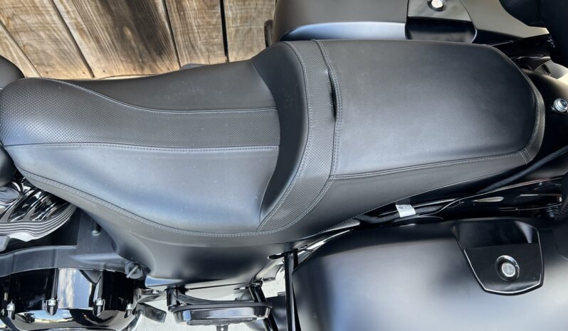 INDIAN ROADMASTER DARK HORSE lleno
