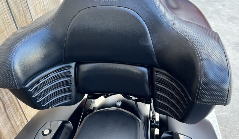 INDIAN ROADMASTER DARK HORSE lleno