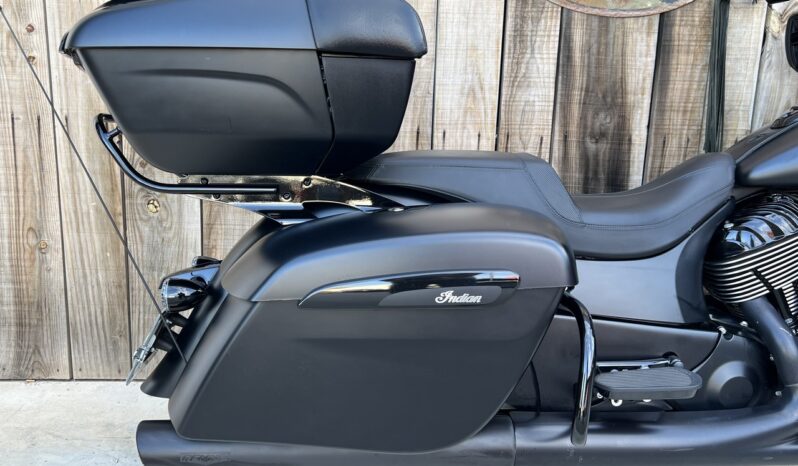 INDIAN ROADMASTER DARK HORSE lleno