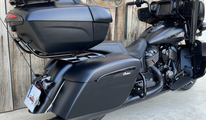 INDIAN ROADMASTER DARK HORSE lleno