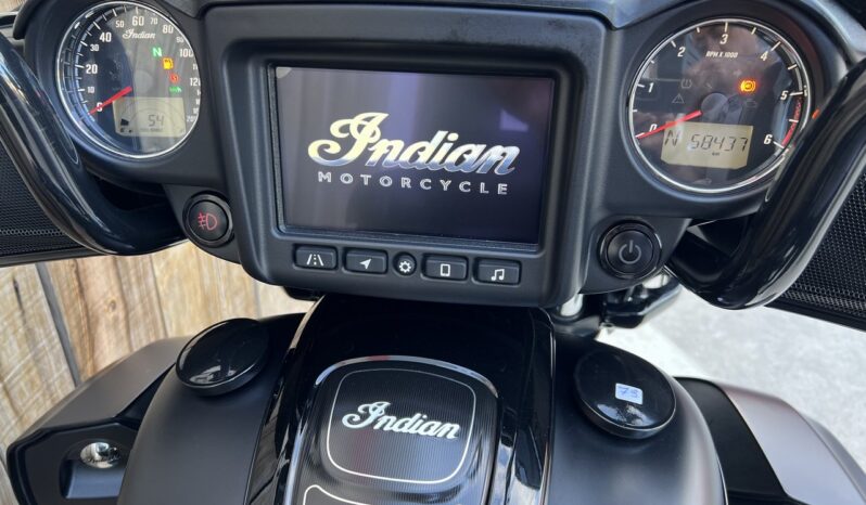 INDIAN ROADMASTER DARK HORSE lleno