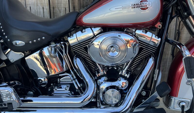 HARLEY DAVIDSON HERITAGE SOFTAIL CLASSIC lleno