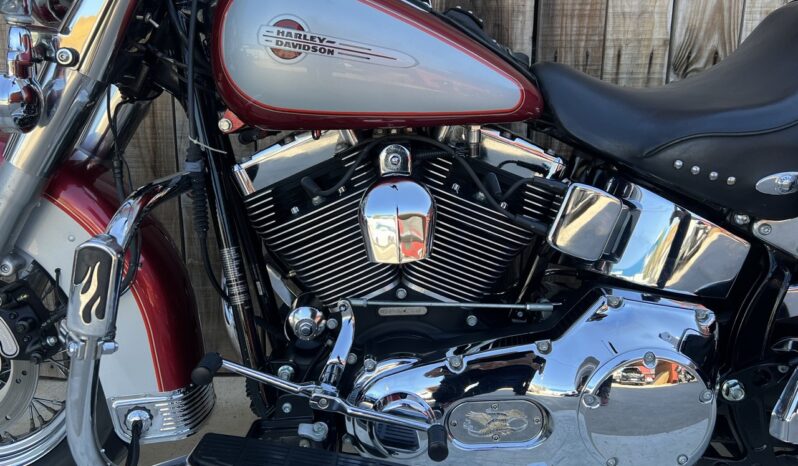 HARLEY DAVIDSON HERITAGE SOFTAIL CLASSIC lleno