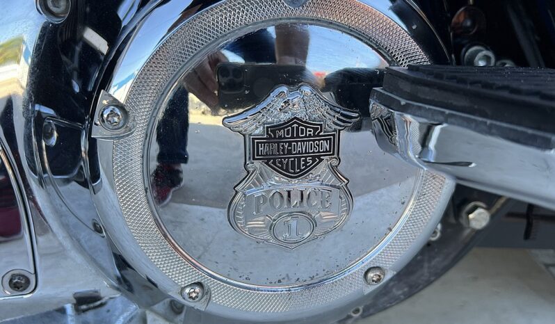 HARLEY DAVIDSON ELECTRA GLIDE ULTRA LIMITED “PEACE OFFICER” lleno