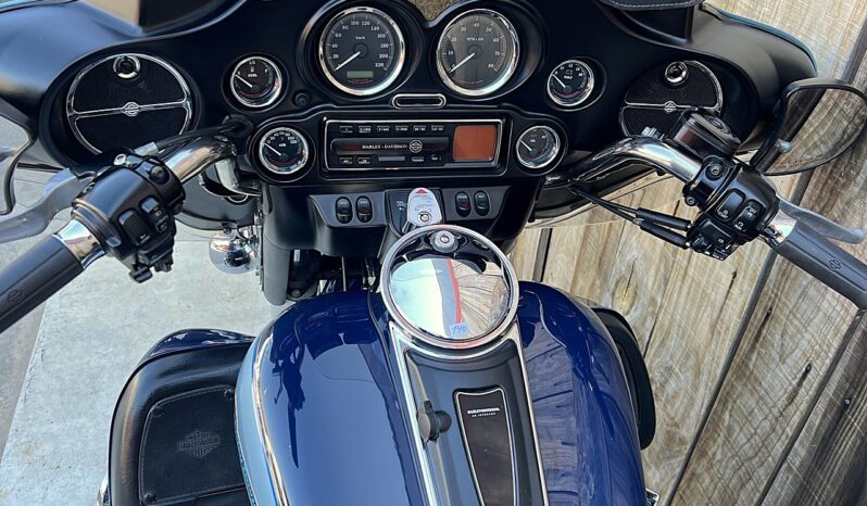 HARLEY DAVIDSON ELECTRA GLIDE ULTRA LIMITED “PEACE OFFICER” lleno