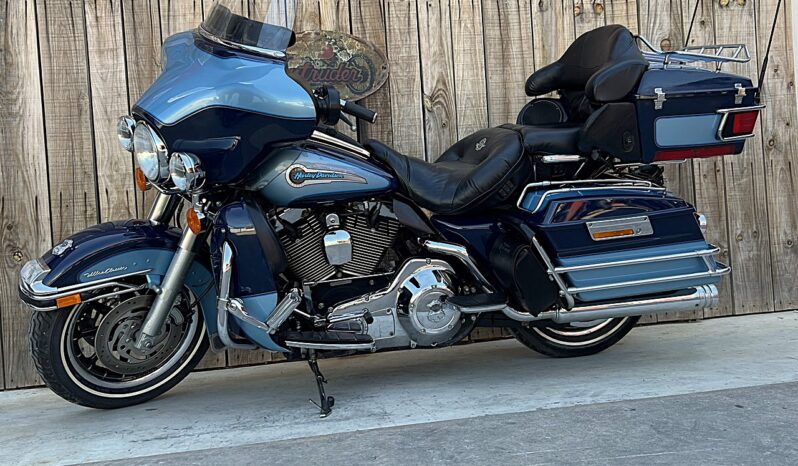 HARLEY DAVIDSON ELECTRA GLIDE ULTRA LIMITED “PEACE OFFICER” lleno
