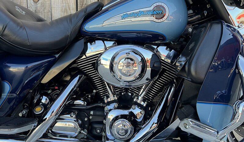 HARLEY DAVIDSON ELECTRA GLIDE ULTRA LIMITED “PEACE OFFICER” lleno