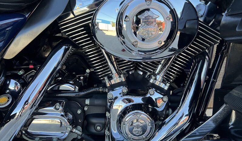 HARLEY DAVIDSON ELECTRA GLIDE ULTRA LIMITED “PEACE OFFICER” lleno