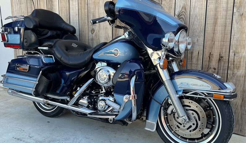 HARLEY DAVIDSON ELECTRA GLIDE ULTRA LIMITED “PEACE OFFICER” lleno