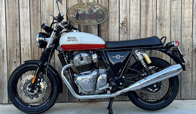 ROYAL ENFIELD INTERCEPTOR 650 lleno