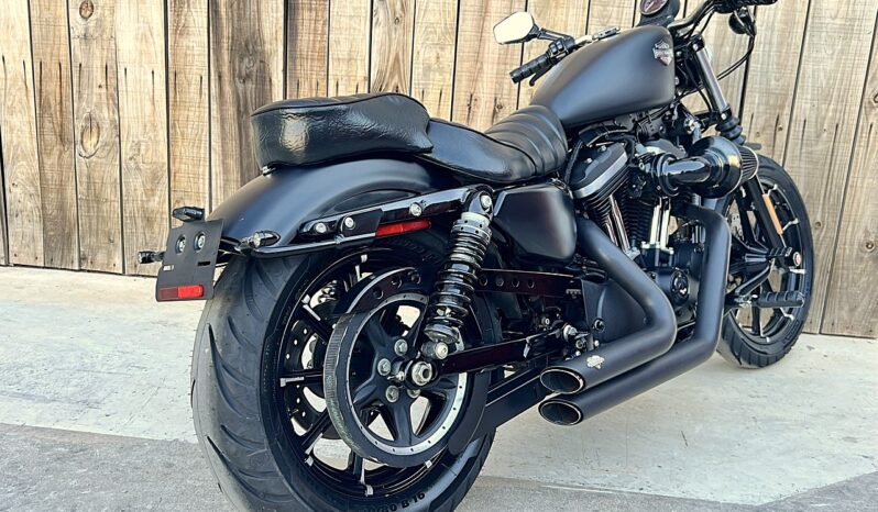 HARLEY DAVIDSON XL883 IRON lleno