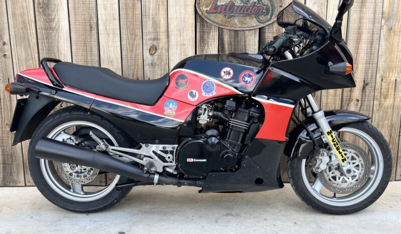 KAWASAKI GPZ900R lleno