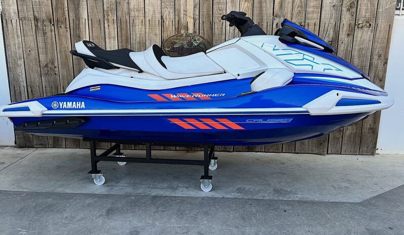 YAMAHA WAVE RUNNER lleno