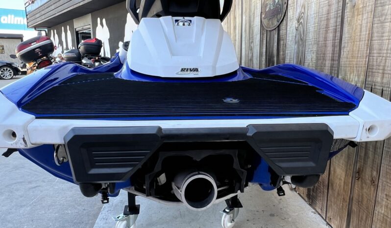 YAMAHA WAVE RUNNER lleno