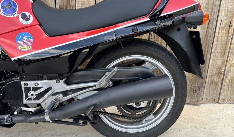 KAWASAKI GPZ900R lleno