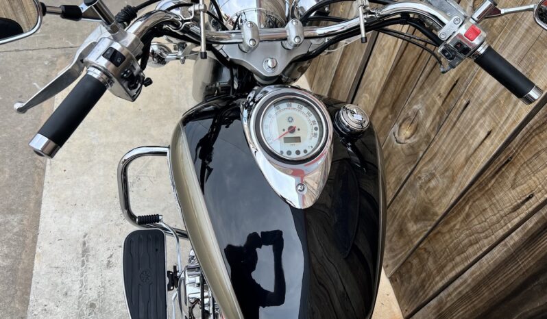 YAMAHA XVS1100 DRAG STAR CLASSIC lleno