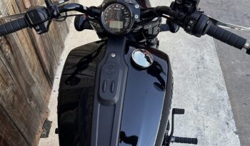 INDIAN SCOUT BOBBER 1250 KM 0 lleno