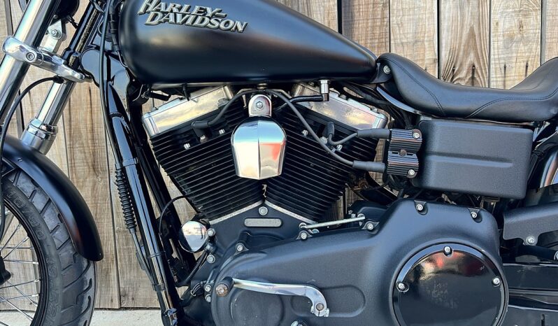 HARLEY DAVIDSON DYNA STREET BOB lleno