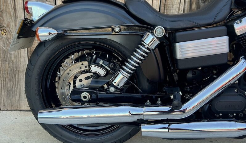 HARLEY DAVIDSON DYNA STREET BOB lleno