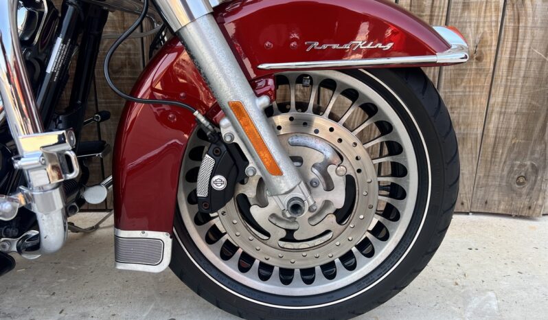 HARLEY DAVIDSON FLHR ROAD KING lleno