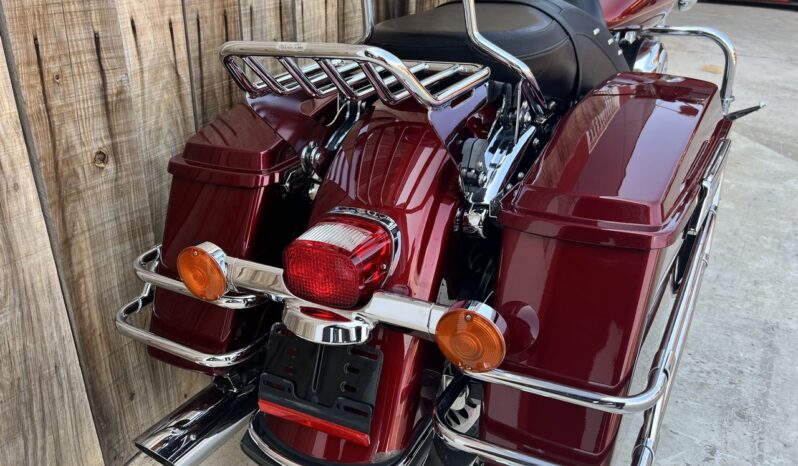 HARLEY DAVIDSON FLHR ROAD KING lleno