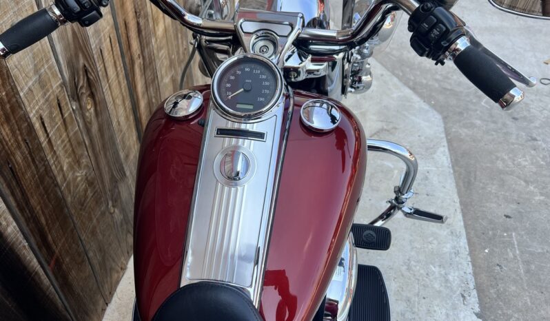 HARLEY DAVIDSON FLHR ROAD KING lleno