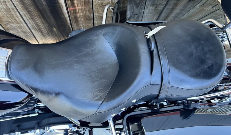 HARLEY DAVIDSON FLHR ROAD KING lleno
