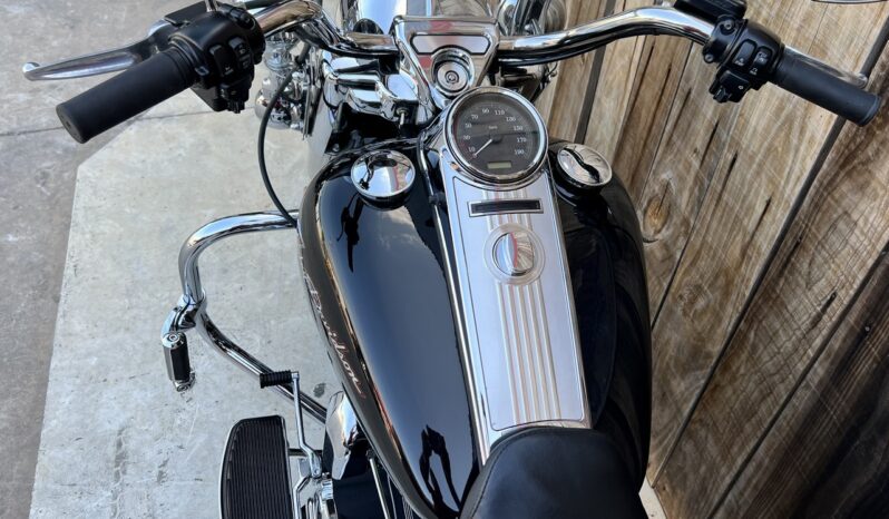 HARLEY DAVIDSON FLHR ROAD KING lleno