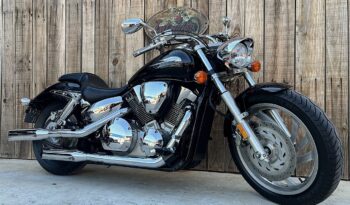 HONDA VTX1300 lleno