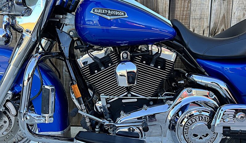 HARLEY DAVIDSON ROAD KING CLASSIC lleno