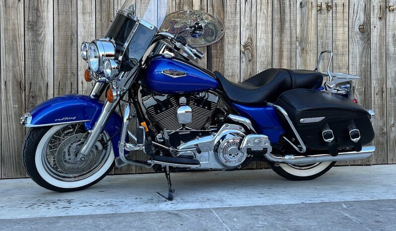 HARLEY DAVIDSON ROAD KING CLASSIC lleno