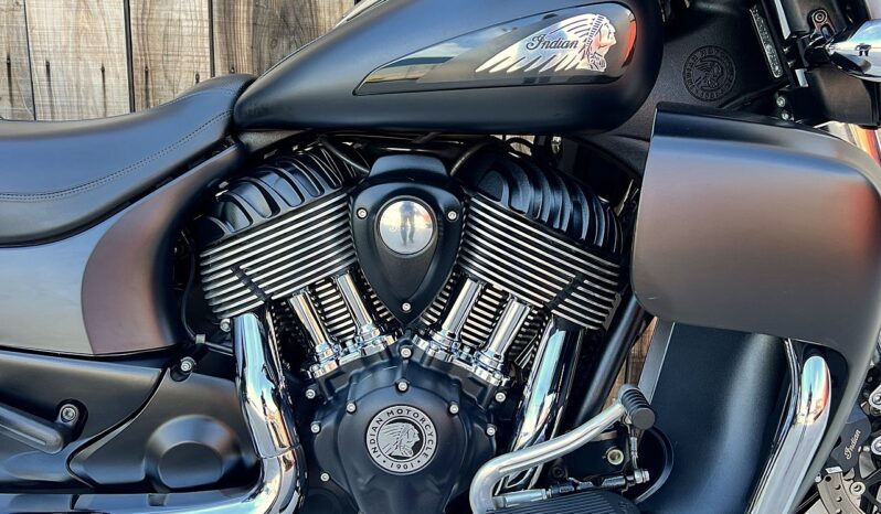 INDIAN ROADMASTER DARK HORSE lleno