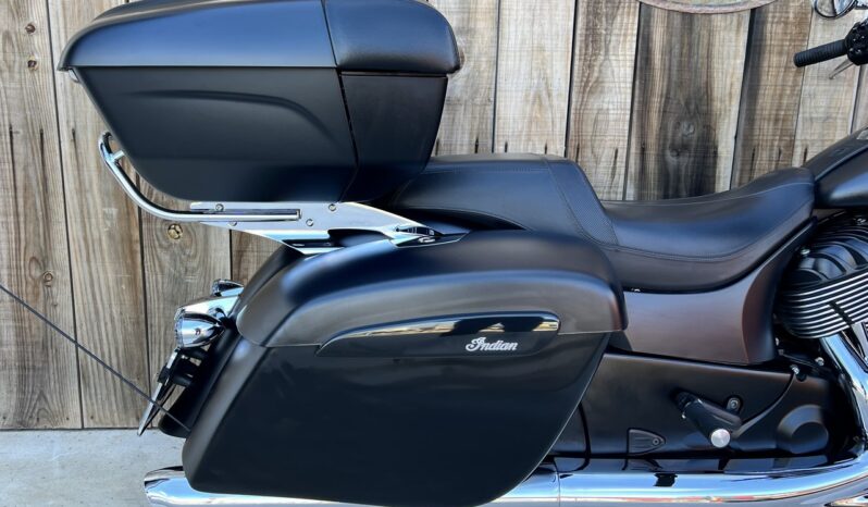 INDIAN ROADMASTER DARK HORSE lleno