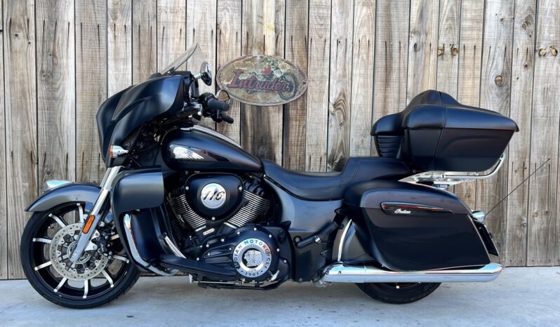 INDIAN ROADMASTER DARK HORSE lleno