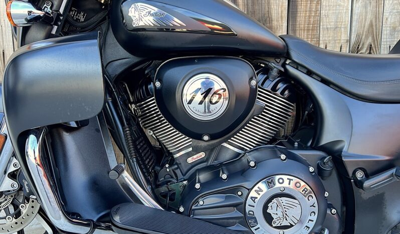 INDIAN ROADMASTER DARK HORSE lleno