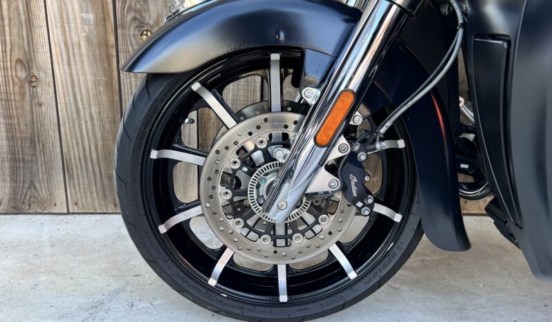 INDIAN ROADMASTER DARK HORSE lleno