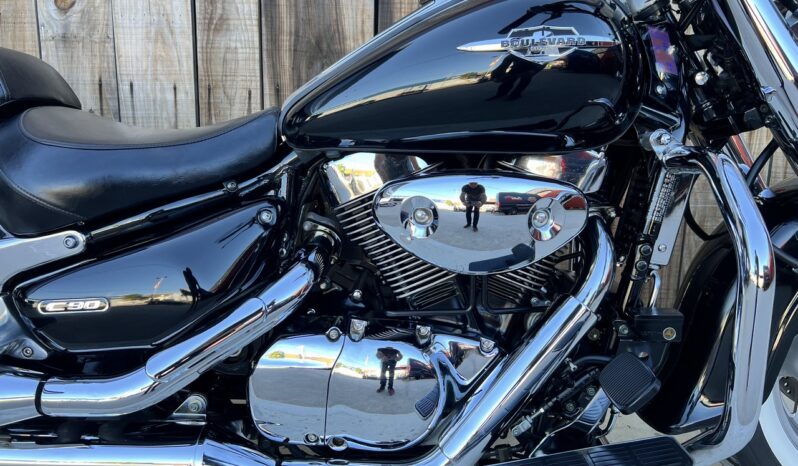 SUZUKI C1500 INTRUDER lleno