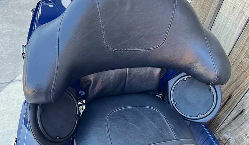 HARLEY DAVIDSON ELECTRA GLIDE ULTRA CLASSIC “PEACE OFFICER” lleno