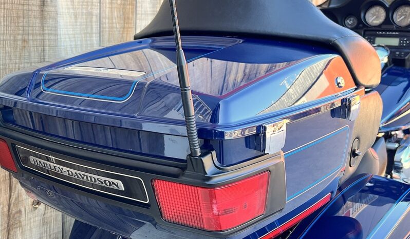 HARLEY DAVIDSON ELECTRA GLIDE ULTRA CLASSIC “PEACE OFFICER” lleno